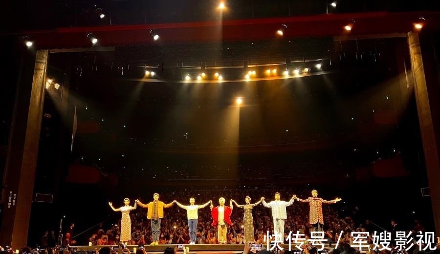 肖战#时隔6个月,他第二次来剧院,曾对肖战的表现“言辞犀利”