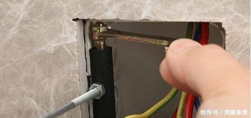 螺丝|插座松动一般怎么处理没想到老电工的法子这么简单，管用