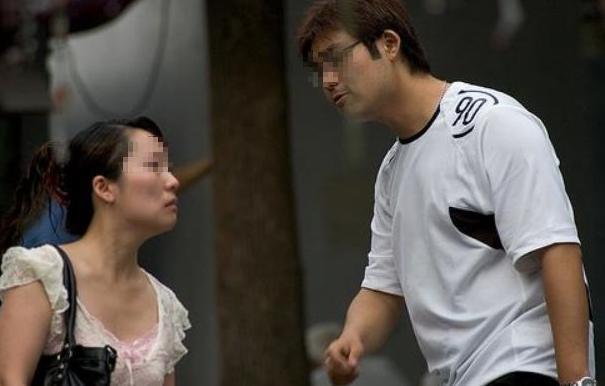 丈夫|三个月孩子长尾巴,家人带孩子去医院,医生检查后,母亲提出离婚