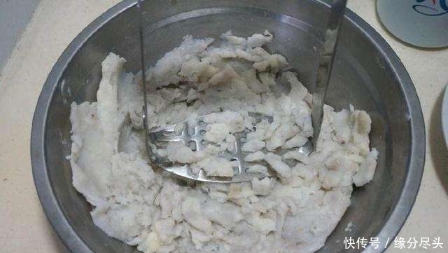 芋头|教你做这款饺子: 不用面粉不用擀皮! 滑溜溜! 一口一个!