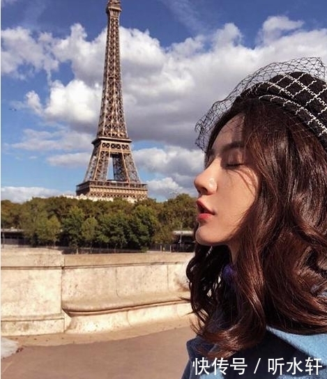 白色|街拍:小姐姐穿着白色的吊带背心搭配牛仔长裤,气质甜美性感