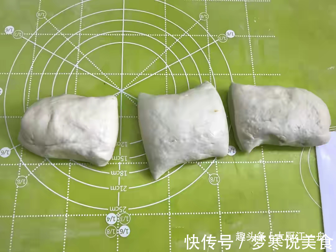 怎样烙饼才能不硬关键在于和面，面点师教你1招，凉了也不硬
