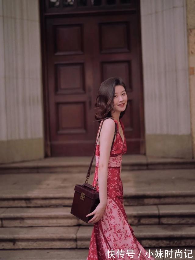 气质|“油画裙”又火了,气质清新文艺还很百搭