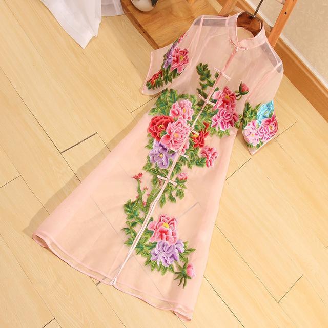 别致 那一袭旗袍,引人入胜,让人着迷