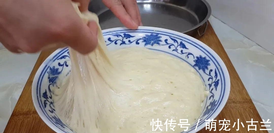 鸡蛋|2个鸡蛋，3勺面粉，不用擀面，做出创意油炸饼，比吃油条还过瘾！