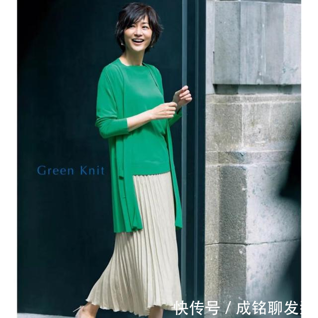 装扮|这才是50岁女人的最美装扮，日本模特知性优雅的穿搭，养眼又减龄