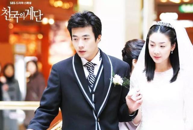 韩剧抄袭中国校服乍一看还以为是国产剧频繁抄袭创意枯竭