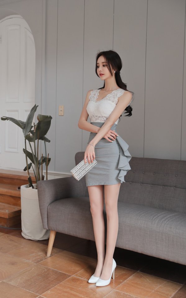 孙允珠两款职业包臀裙穿搭，显成熟女人味，哪款显凹凸好身材?