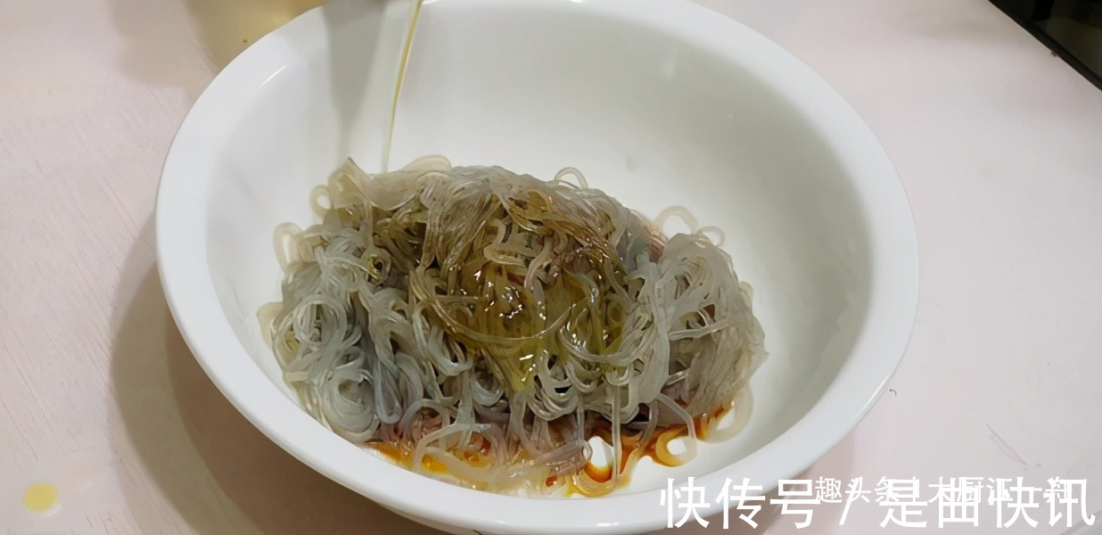 白菜炒粉条,先炒白菜就错了,教你饭店做法,不坨不粘真下饭