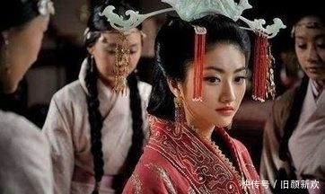 文物更|考古队发现女将军墓,出土一件奇特玉器,专家称没人见过