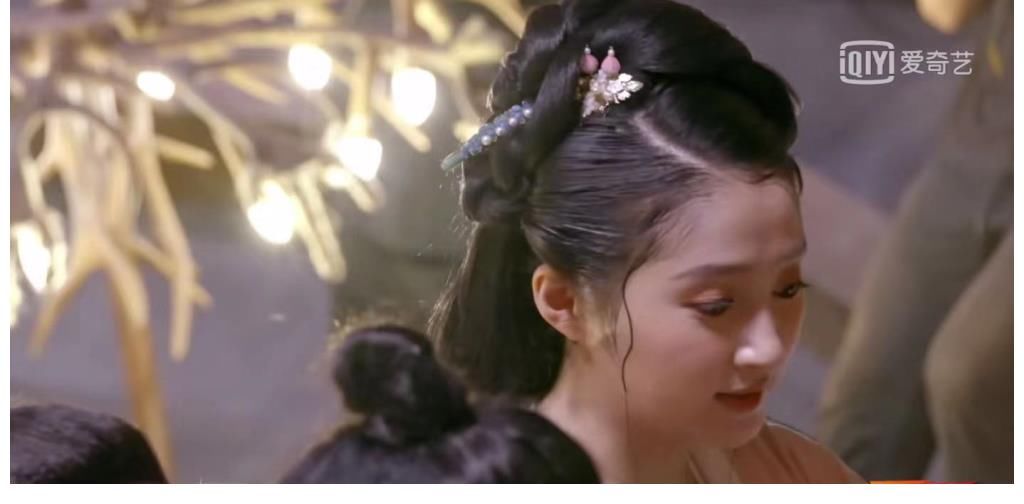 唐九洲|关晓彤作为唯一女嘉宾参加这档节目,又美又瘦还很聪明