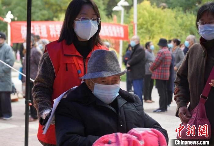 邓美林|暖流汇聚在10℃的抗疫一线 甘肃高校学子随时准备着