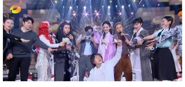 白娘子|《快樂大本營》七夕專場甜度拉滿，夫妻檔嘉賓COS經(jīng)典情侶狂撒糖