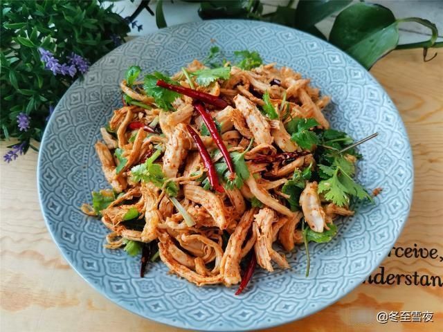 家宴|鸡肉超好吃的做法,不炸也不炖,元旦家宴做一盘,保证受欢迎