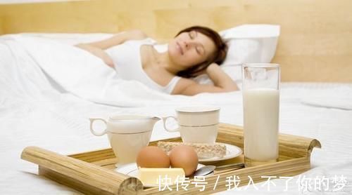 睡眠质量|为什么老年人晚上11点睡觉,第二天不到5点就醒了?