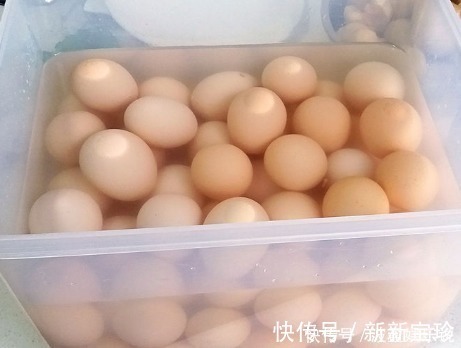流油|腌咸鸡蛋只放盐就错了,多加3个步骤,鸡蛋个个流油起沙,吃着香
