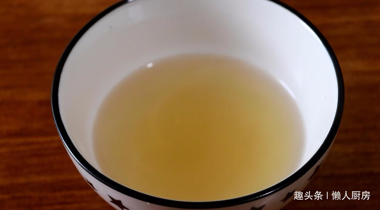 不用烤箱,教你做慕斯蛋糕,口感细腻丝滑,入口即化,好吃不上火