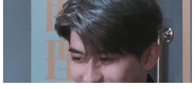 坤坤|跑男蔡徐坤再次封神，曬素顏胡子拉碴臉蠟黃，粉絲贈(zèng)愛(ài)稱(chēng)“俊渣”