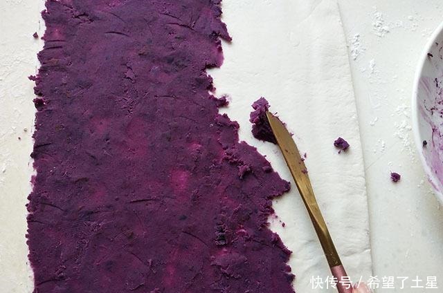 好吃|我家隔三差五吃它,卷好一蒸,10分钟出锅,无油香糯,简单好吃