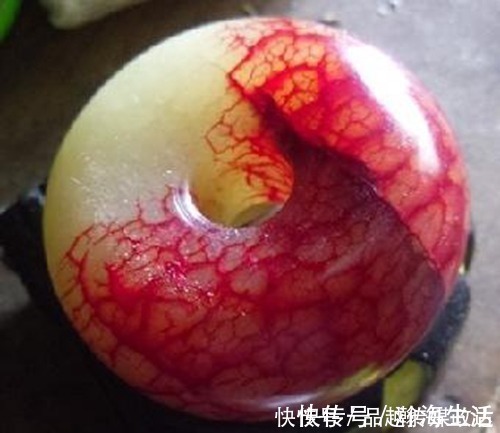 观复博物馆$最残忍的文物造假,把玉放入活羊腿中,染成“血玉”后再开刀取出