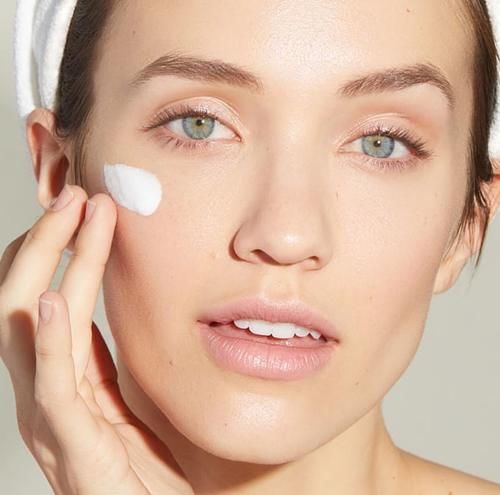 大多数人洗脸都存在这3个误区，浪费钱不说还伤害皮肤，请收藏！