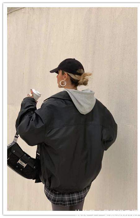 搭配|“连帽卫衣”有了新穿搭思路:以连帽补缺,3个搭配技巧实用易学