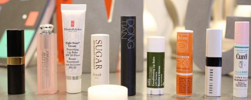 涂口红嘴唇干裂脱皮怎么办