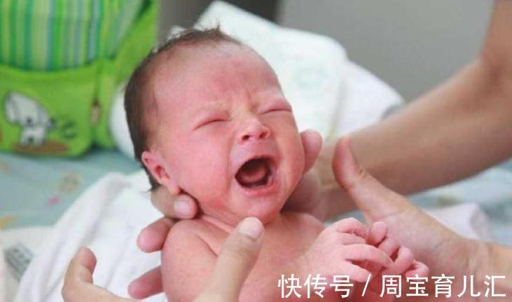 出生|为什么有的宝宝一出生就睁眼,而有的两天了还不睁眼?有三点原因