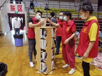 建筑工人|“宅”在台风安置点 风再大吹不走安全感 雨再急打不散温暖意