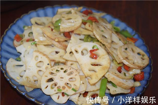 女友|农村婆婆烧了几道菜待准儿媳,女友没动筷子光吃米饭