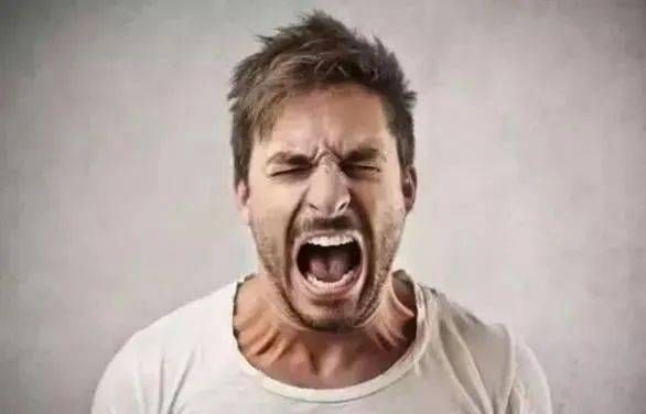 脂肪肝|肝不好的人,身体三处会变“臭”,养护肝脏,牢记:“3多4少”