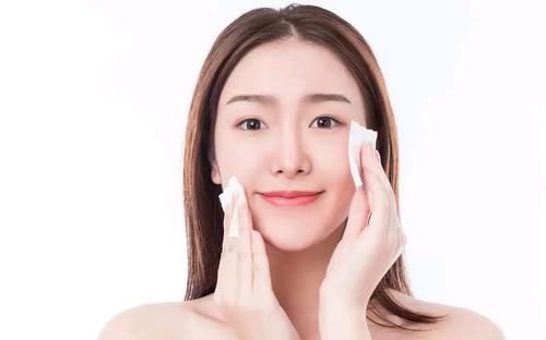 提醒女性朋友，坚持做到这3点，多吃“三红”，预防长色斑气色好