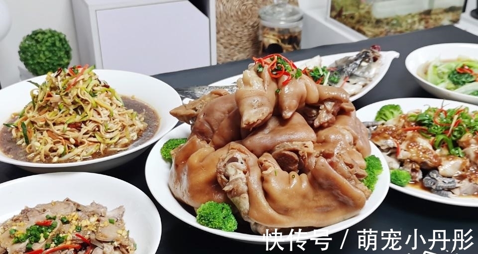 晒晒我家的年夜饭,1个人就能轻松搞定6道菜,荤素搭配,营养美味