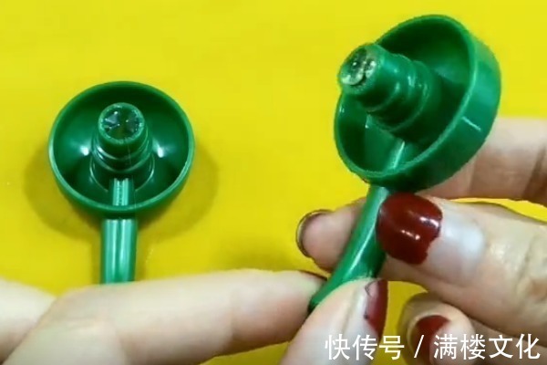 厨房|洗洁精用完了,压嘴不要扔,放在厨房有大用处,隔壁邻居抢着学