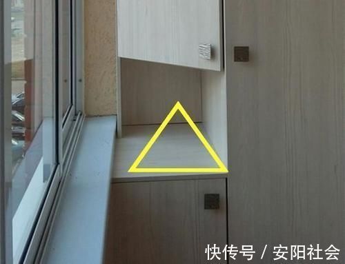 柜门|又发现阳台打柜子的新招数，做个45度倾斜柜，多个置物台面是亮点