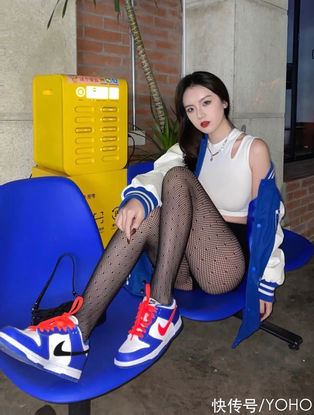 r girls|SNKR Girls送礼丨黑丝、网袜是冬天的“流量密码”？这期球鞋辣妹告诉你冬天也能性感起来！12.13-12.19