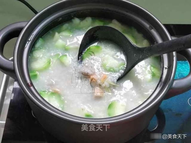 吃了30年丝瓜，这种做法最营养！只要5分钟，鲜味十足可口下饭