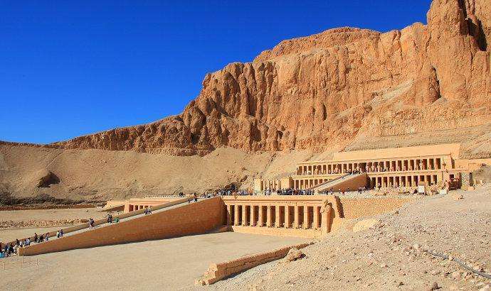 壁画|他十九岁就暴毙,一生平平无奇,却影响了后世三千年