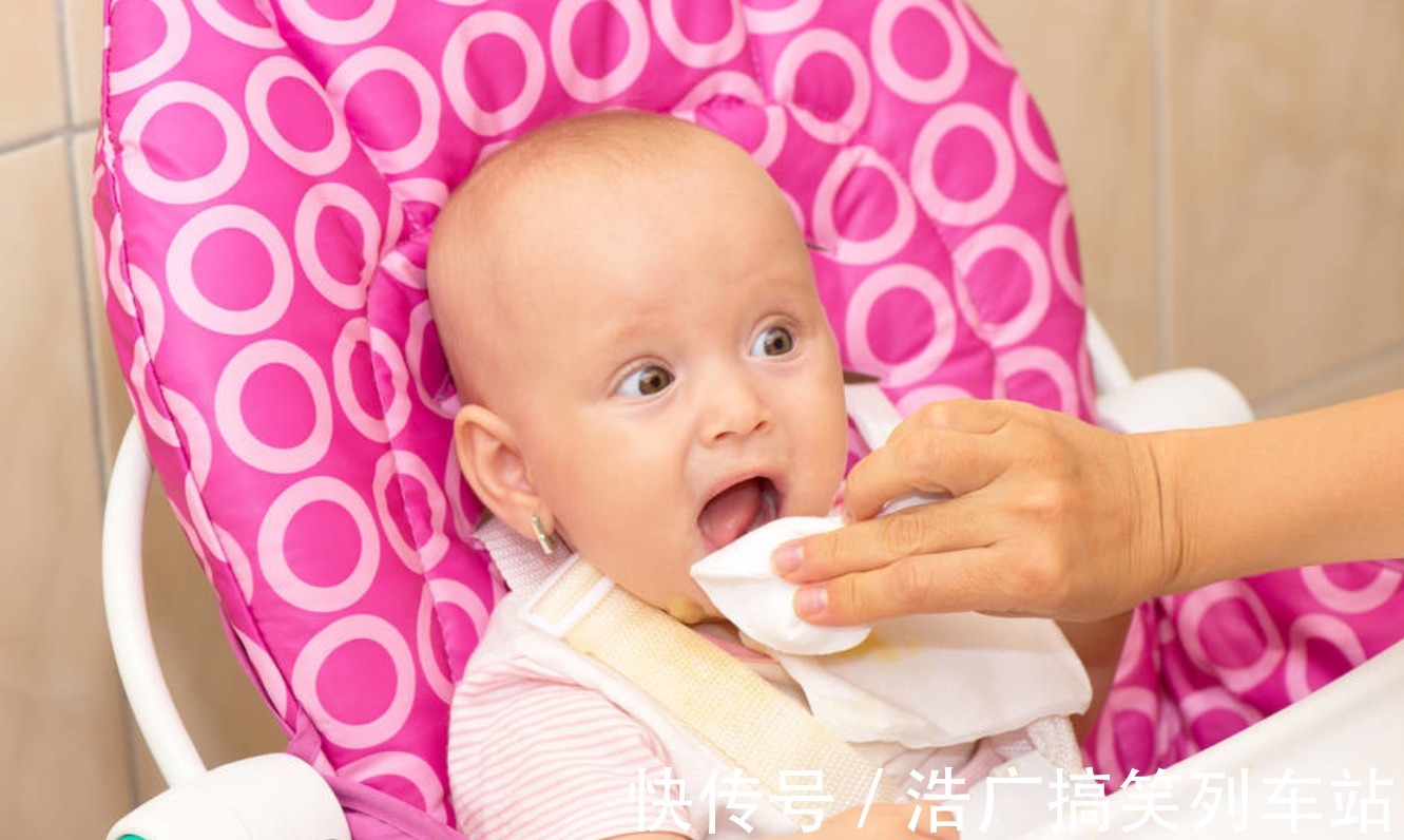 围嘴|宝宝长牙碰上秋天,皮肤长口水疹怎么办?妈妈勤快护理为上策