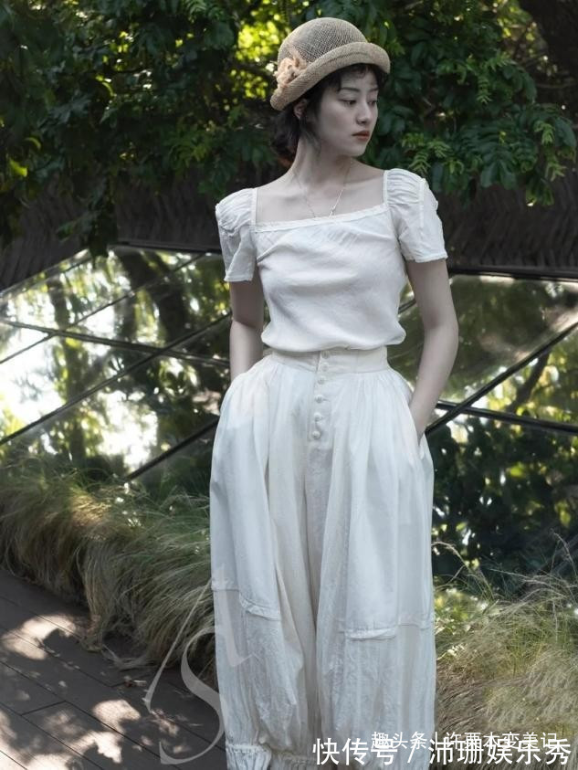 饱和度 女人不管年纪多大,买短袖要记住这三不要,俗气廉价,谁穿谁丑!