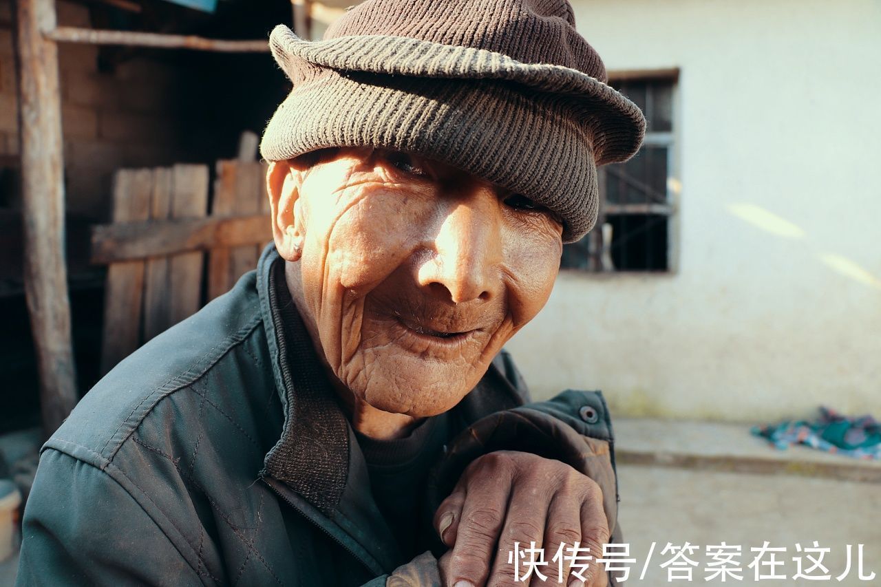 平均寿命@人类理论上能活1000岁,为何余下的900多岁,无故“消失”了?