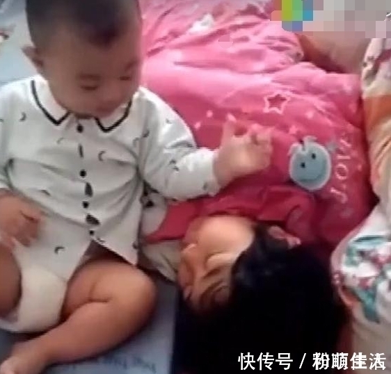 姐姐|自从有了弟弟,两个姐姐每天都是这样起床,宝妈每看一次都会笑喷