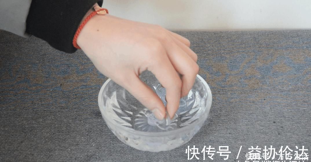 绝招|吸盘挂钩老是掉 教你一个简单绝招, 挂几十斤都很牢固, 太实用了