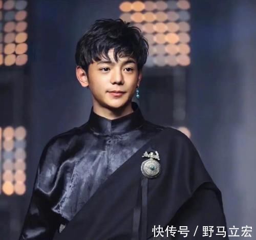 丁真|国外“最美”男孩长大了，16岁身高近2米，与“丁真”撞脸