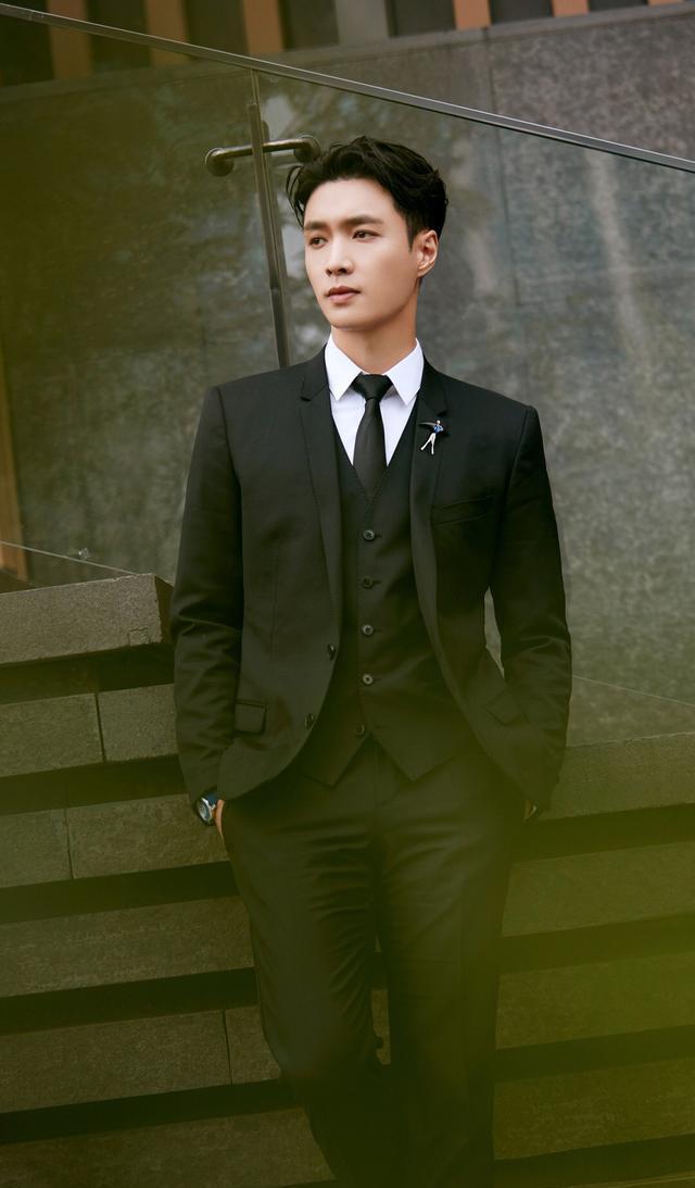 超级偶像|火锅宴上的一个细节，张艺兴的表现，撕开娱乐圈多少虚伪的遮羞布