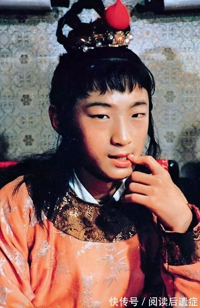 贾兰@见宝玉作诗被赏,贾兰、贾环同样技痒,表现为何大不同?