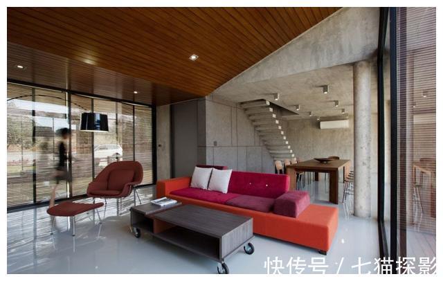 混凝土|用5毛钱水泥板自建别墅，十几万的花费，步入室内就被迷住了！