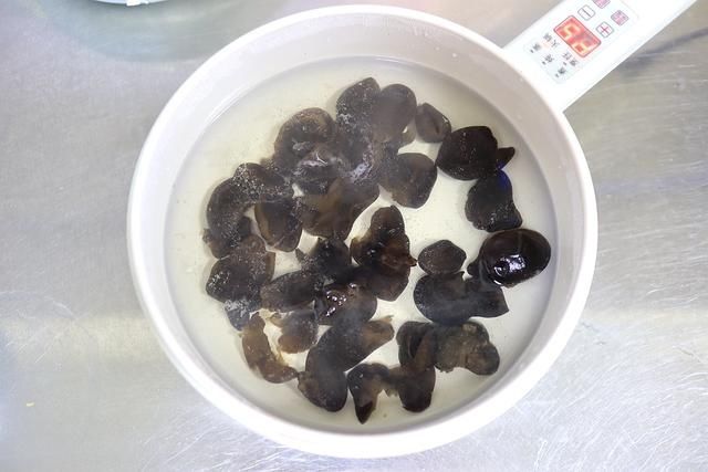 凉拌|秋葵别老凉拌了,和这2种菜同炒倍儿下饭,脆嫩鲜香有滋味