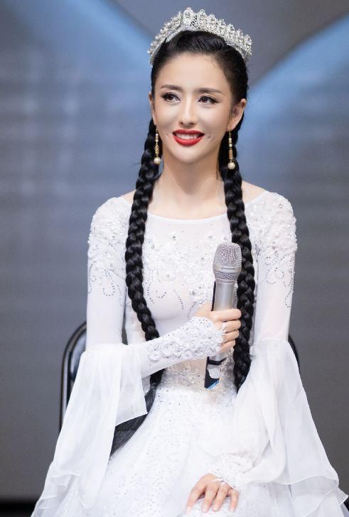 汤丽娅|佟丽娅带儿子表演，节目组忘记打码，正脸首公开像极陈思诚