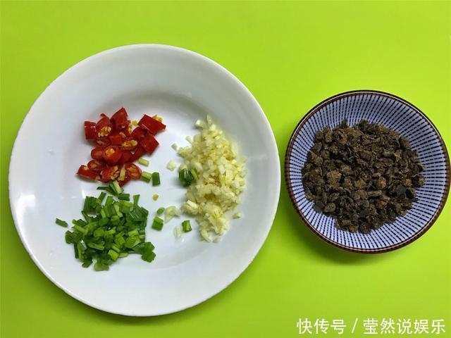 排骨不煮不炖不炸,教你秘制做法,嫩滑多汁入味,好吃不上火